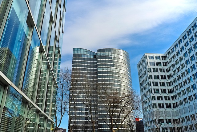 Gewerbeimmobilien-Bewertung für Bürogebäude, Logistikzentren, Einzelhandel und Produktionsstätten nach DIN EN ISO/IEC 17024 in Sachsen-Anhalt